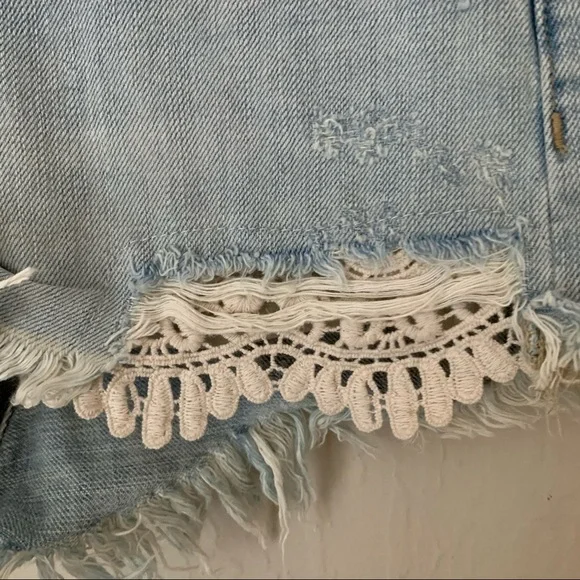 FREE PEOPLE We The Free Daisy Chain Denim Lace Shorts Distressed Boho Size 24 - Picture 7 of 14